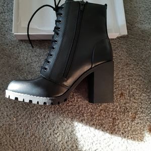 Meet your Posher, Chaniece